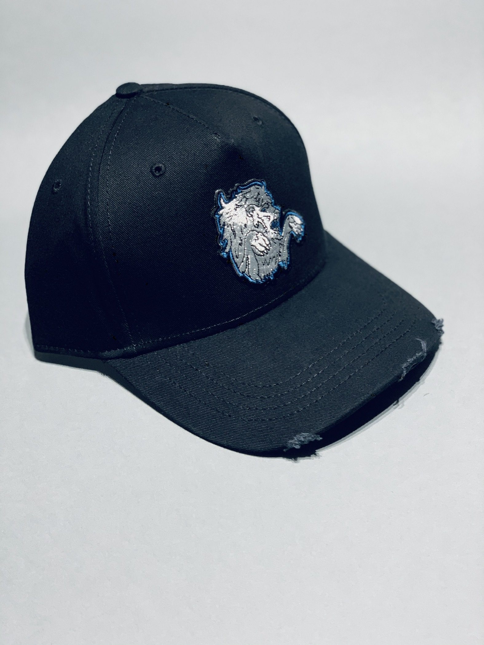 Leo Ripped Black Cap - Image 2